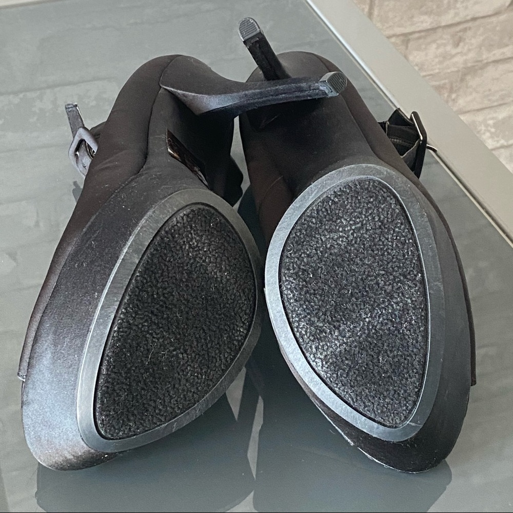 NWOT Shoe Dazzle Black Satin Heels - Picture 12 of 12